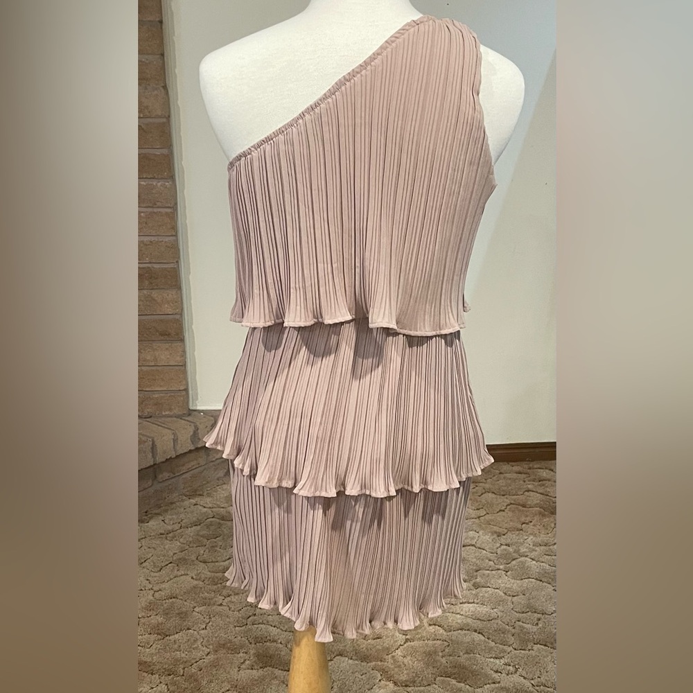 Elegant One-Shoulder Pleated Dress